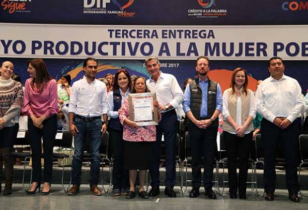 Dinorah López y Tony Gali presiden tercera entrega de &quot;Crédito a la palabra de la Mujer&quot;