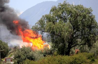 Ducto de gas en Acajete arde más de 24 horas por toma clandestina