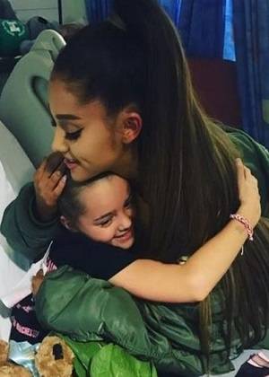 Ariana Grande visitó a víctimas por atentado en Manchester