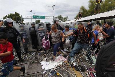 Migrantes usan a niños como &quot;carne de cañón&quot;: SG