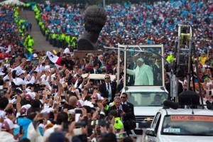 Papa Francisco pide a colombianos rechazar la venganza