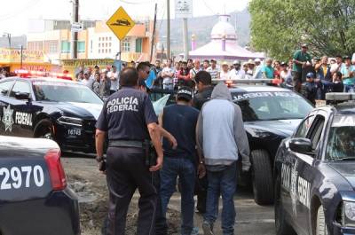 FOTOS: Policía Federal aseguró a sujetos con tráiler robado en Texmelucan