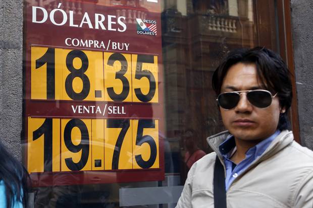 Dólar cierra hasta en 19.92 pesos en bancos