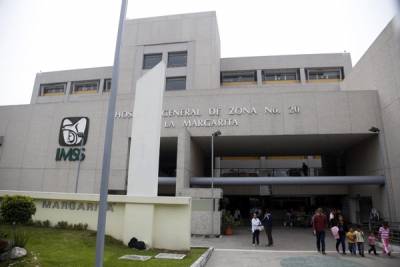 Omisión de atención médica y falta de medicamentos, principales quejas de poblanos sobre el IMSS