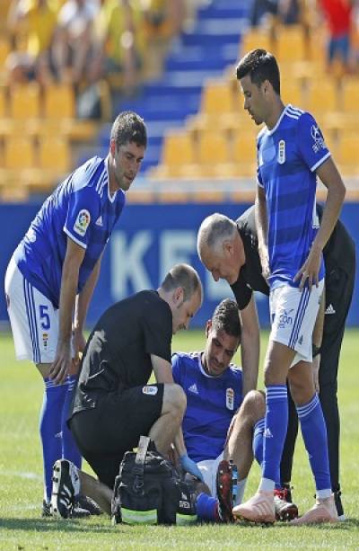 Oswaldo Alanís se lesionó en su debut con el Real Oviendo