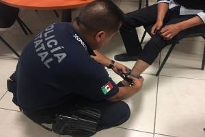 Colocan tercer dispositivo electrónico a sujeto que agredió a su esposa en Puebla
