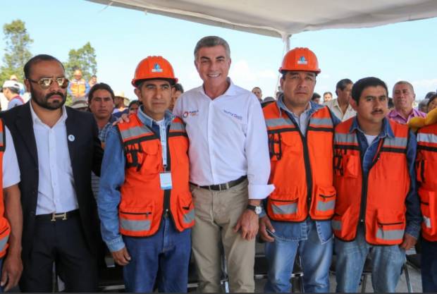 Tony Gali inaugura obras en San Pedro Cholula