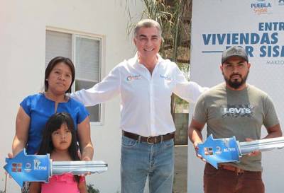 Tony Gali entrega obras de reconstrucción en la Mixteca