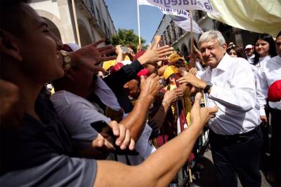 AMLO propone revocar mandato a gobernadores