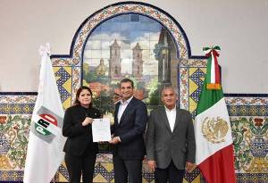 Ochoa Reza nombra a María Esther Scherman delegada del CEN del PRI en Puebla