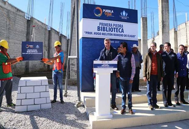 Tony Gali entrega obras y apoyos en Tlachichuca