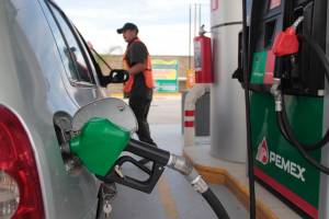 Con AMLO, el precio de las gasolinas se manejará igual que con Peña: Urzúa