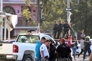 FOTOS: Siete detenidos y dos heridos en operativo de la PGR en Santa María La Rivera