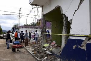 Anuncian reparto de tarjetas Bansefi a damnificados por el sismo en Puebla