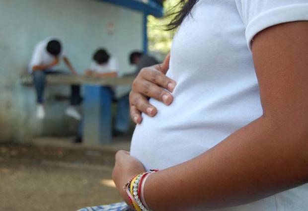 En Puebla, 419 menores de 15 años fueron madres en 2017