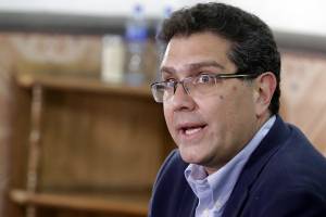 Ríos Piter pide votos para Meade en Puebla