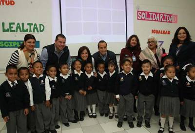 Dinorah López de Gali inaugura aula de medios en San Jerónimo Caleras