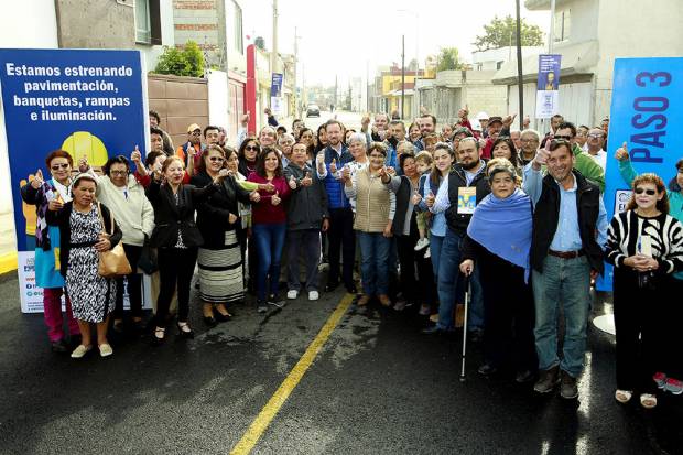 Alcalde Banck entrega vialidades pavimentadas en Satélite Magisterial