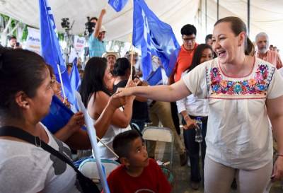 Martha Erika promete más medicamentos y atención hospitalaria