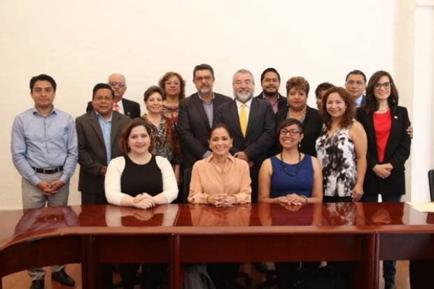 Dinorah López de Gali anuncia que familias de Puebla acogerán a 12 jóvenes centroamericanos