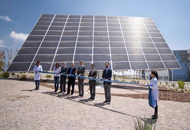 Rector de la BUAP inaugura seguidor solar de doble eje, único en Latinoamérica