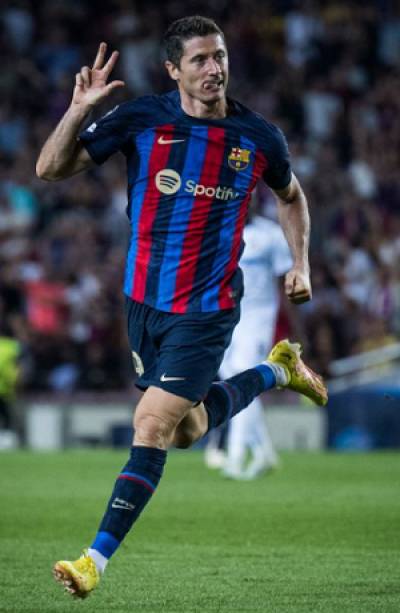Lewandowski hace hat-trick en goleada del Barcelona 5-1 ante Viktoria Plzen