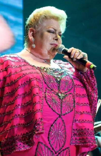 Paquita La del Barrio se queda dormida en plena entrevista