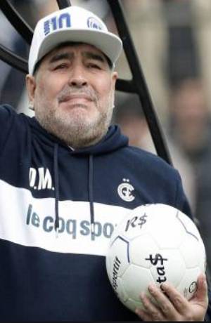 Maradona: Justicia argentina prohibe a siete implicados en salud del &quot;10&quot; salir del país