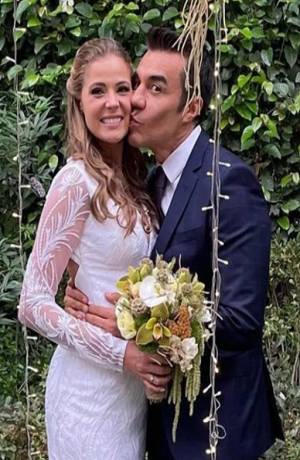 Adrián Uribe y Thuany Martins también contraen matrimonio