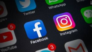 Reportan falla global en Facebook e Instagram