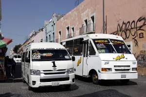 Asaltos a transporte público y robo de una camioneta el jueves en Puebla