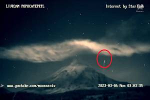 VIDEO: Popocatépetl ¿base de despegue y aterrizaje de ovnis?