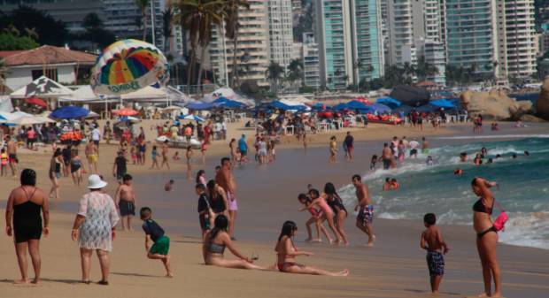 Estiman que 200 mil poblanos irán a Acapulco en Semana Santa