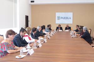 Barbosa se propone modernizar la administración pública en Puebla