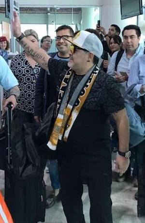 Maradona fue detenido en Argentina por demanda de su ex pareja