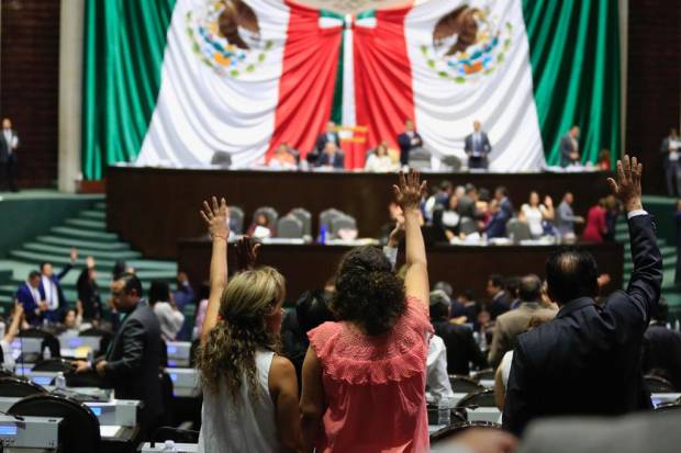 Diputados de Morena aprueban la reforma educativa; pasa al Senado