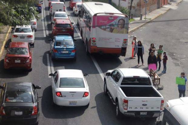 Retiran 7 unidades piratas de transporte público en Puebla