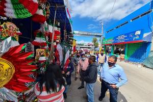 Decomisan 15 kilos de pirotecnia en la Central de Abasto en Puebla