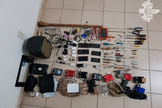 Hallan armas punzocortantes, droga y celulares en cateo al Cereso de Ciudad Serdán