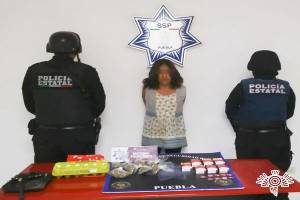 SSP Puebla asegura en Cuautlancingo a mujer con cocaína y marihuana