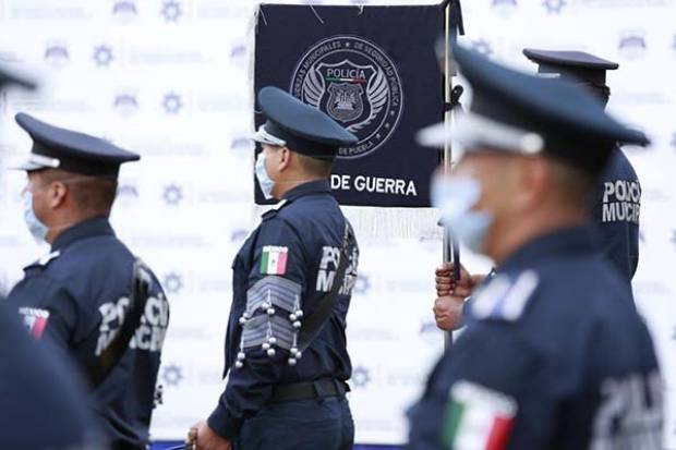 Claudia Rivera reconoce a policías acaecidos en el cumplimento del deber