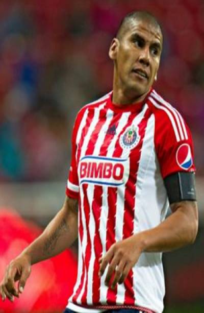 Carlos Salcido dijo adiós a las Chivas