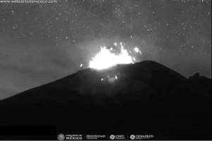 Popocatépetl lanzó material incandescente; se mantiene alerta en Amarillo Fase 2