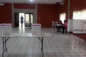 Abrieron el 99.8% de las mesas electorales para la consulta popular: INE