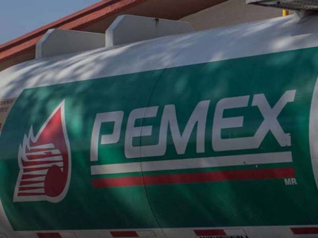 Pemex corre a 150 empleados por millonario desfalco