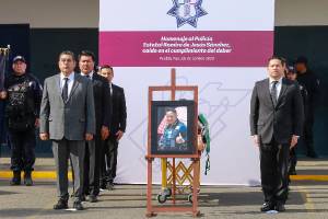Encabeza gobernador homenaje a policía caído en cumplimiento de su deber en Zacatlán