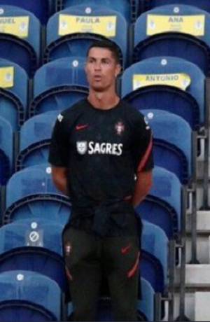 VIDEO: Cristiano Ronaldo &quot;puesto en cintura&quot; por no usar cubrebocas