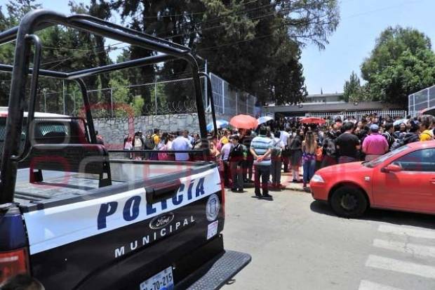 Padres de familia piden operativo mochila tras riña en Centro Escolar Morelos