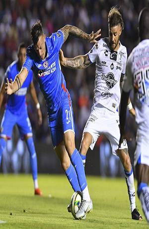 Cruz Azul saca empate 2-2 ante Querétaro en juego pendiente de la J4