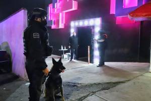 Clausuran dos antros irregulares tras operativo en Puebla capital